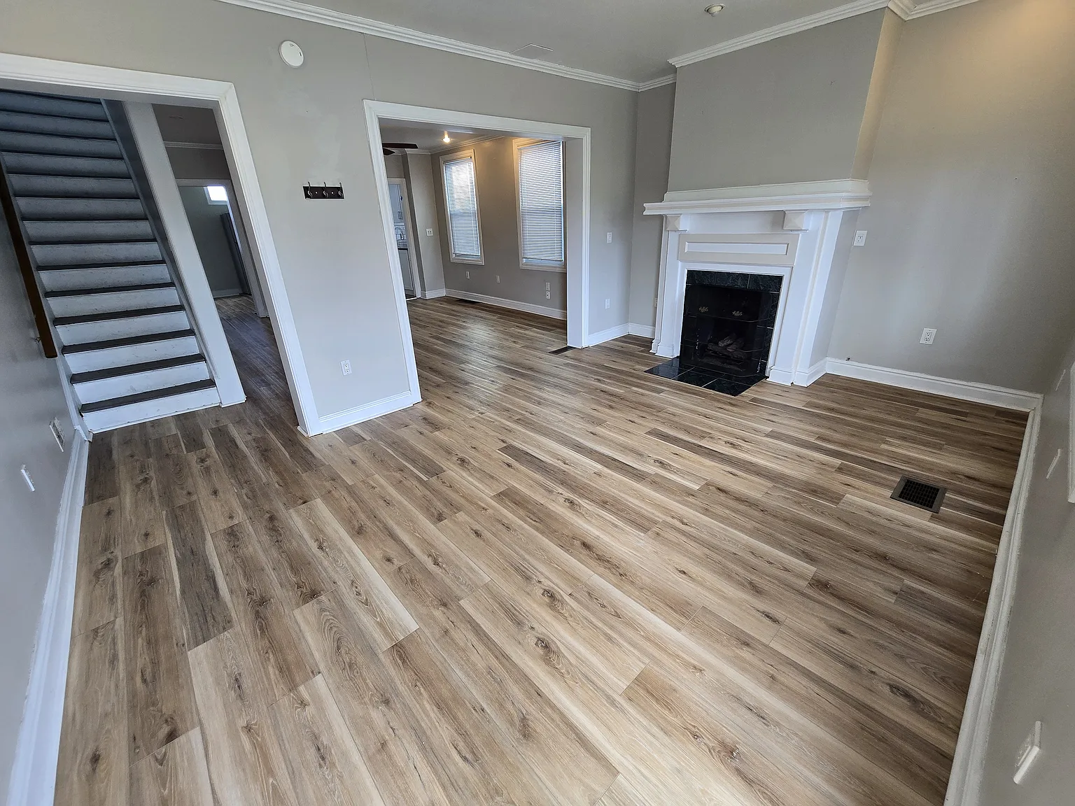 3 bed, 1.5 bath, 1575 sqft, $1,699 — Photo 2