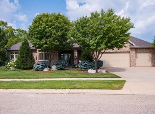 933 Whitney Ln SW, Rochester, MN 55902