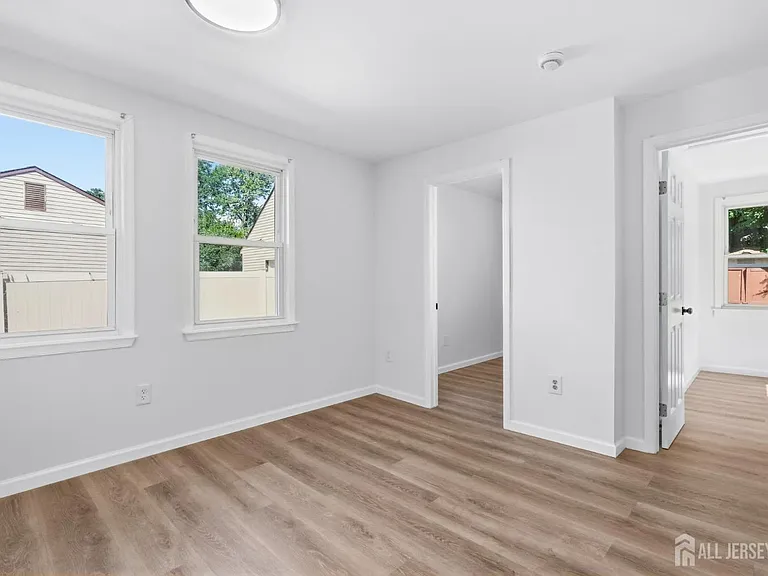 250 Brookside Ave — Photo 12