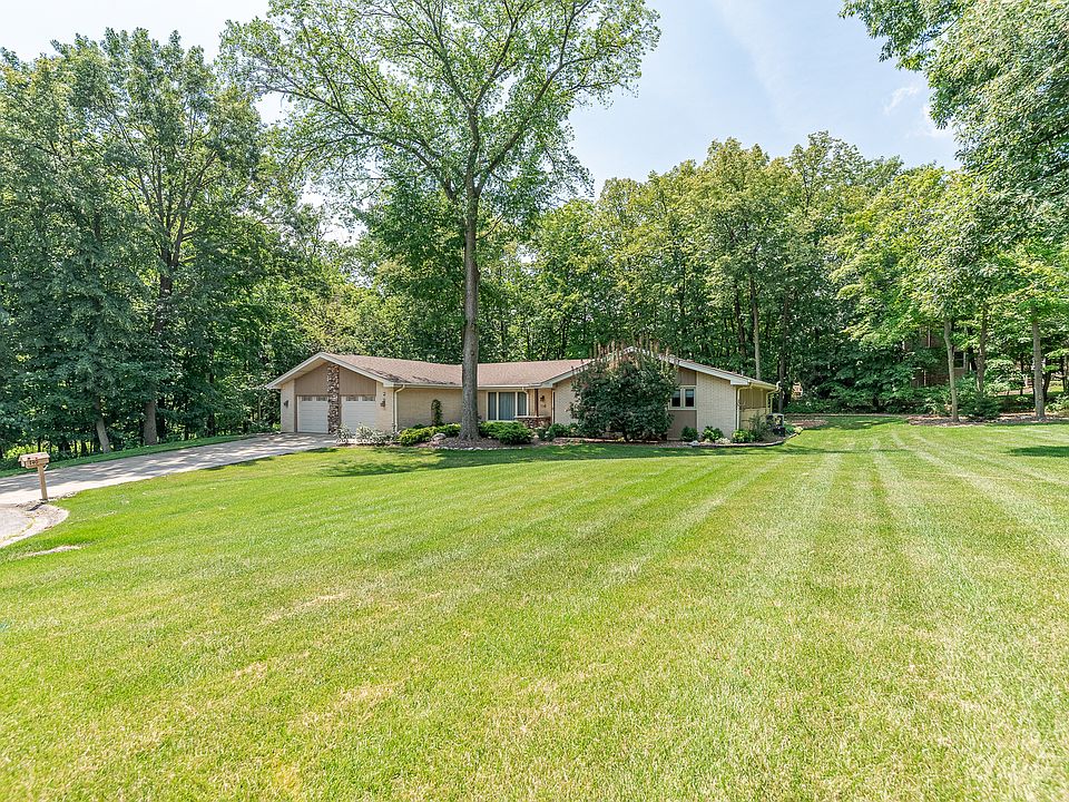 1st image of 740 Oakwood Dr