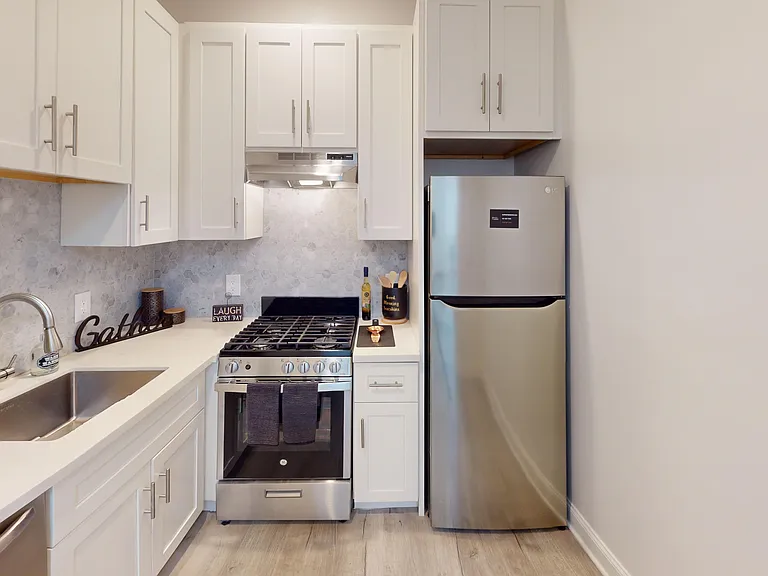 1395 Golden Gate Avenue — Photo 6