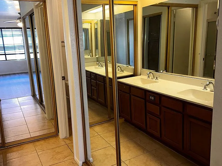700 E Mesquite Cir #Q220 — Photo 11