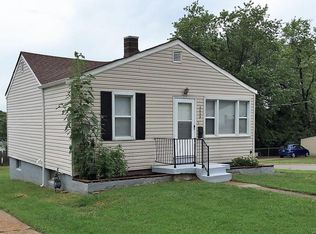 3639 Dixie Dr, Saint Ann, MO 63074