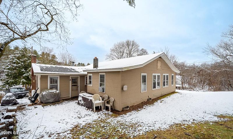 3rd image of 33-35 Lake Mills Road