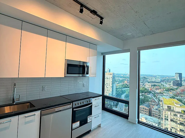 284 King St E #2508 — Photo 4