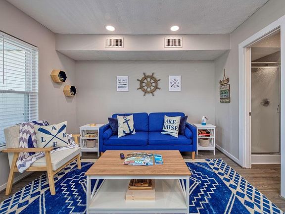 3rd image of 1085 Bluewater Dr Unit 115