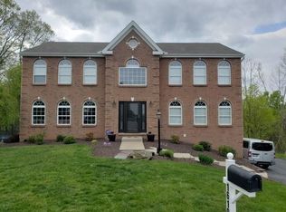 1610 Cloverdale Ln, Crescent, PA 15046