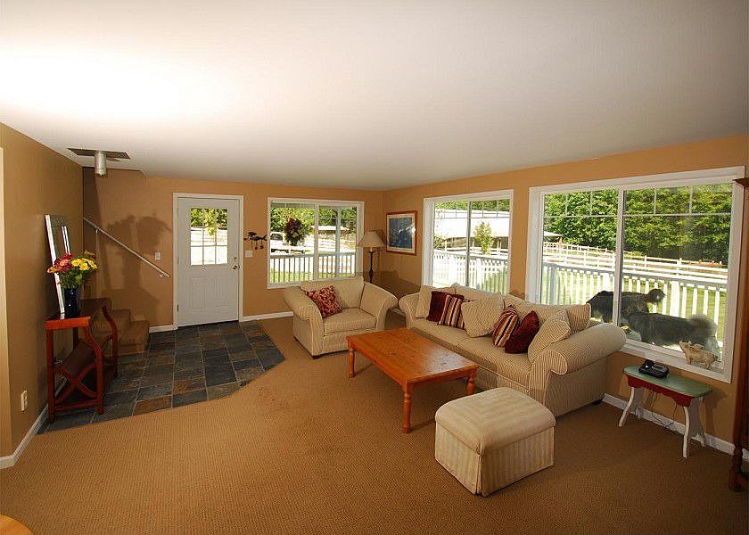 2nd image of 9033 NE Country Woods Ln