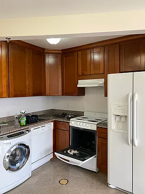 Rented by 18 REALTY | media 15