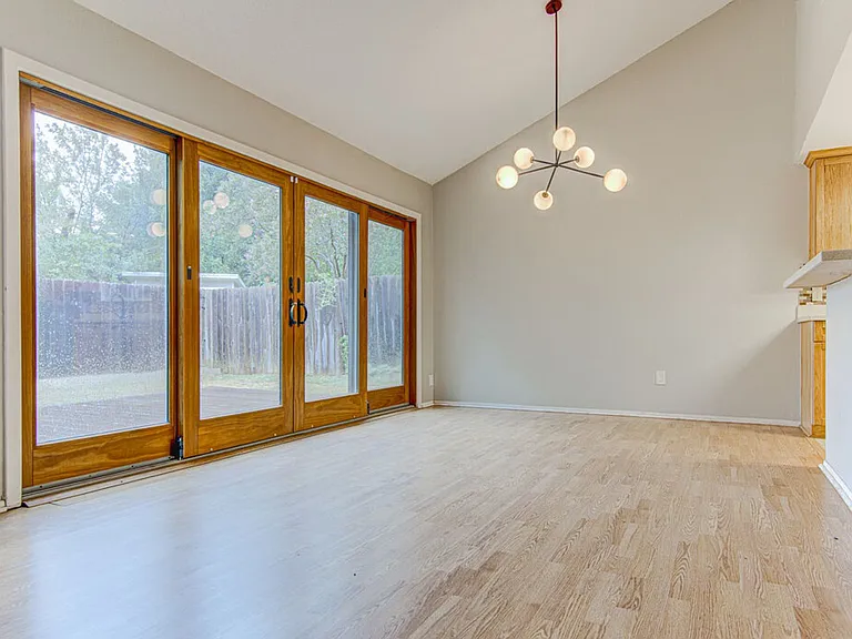 11803 Hyacinth Dr — Photo 7