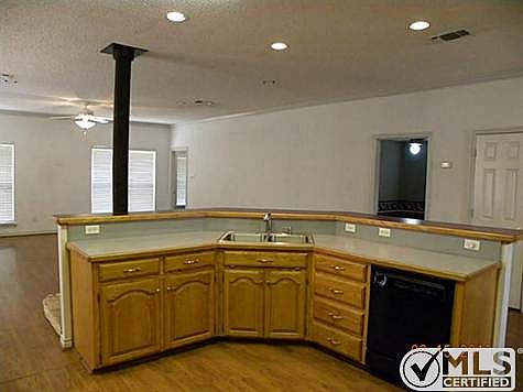 4th image of 10516 Woodland Dr