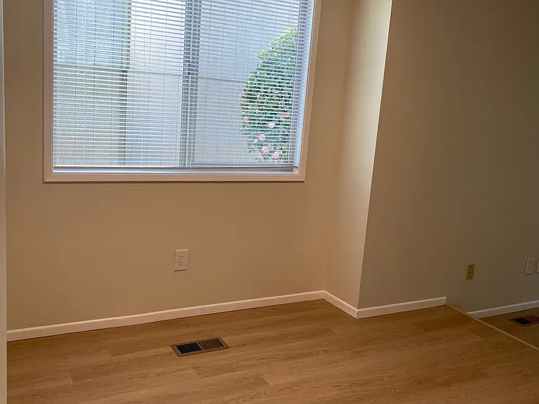 7845-7895 SW Hillcrest Pl #11801-11803 — Photo 9