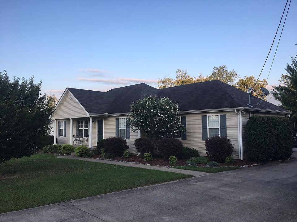 2nd image of 909 Fall Creek Dr