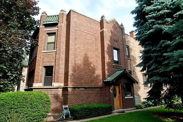 1st image of 2050 W Berwyn Ave #1