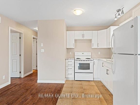 5th image of 240 College St E