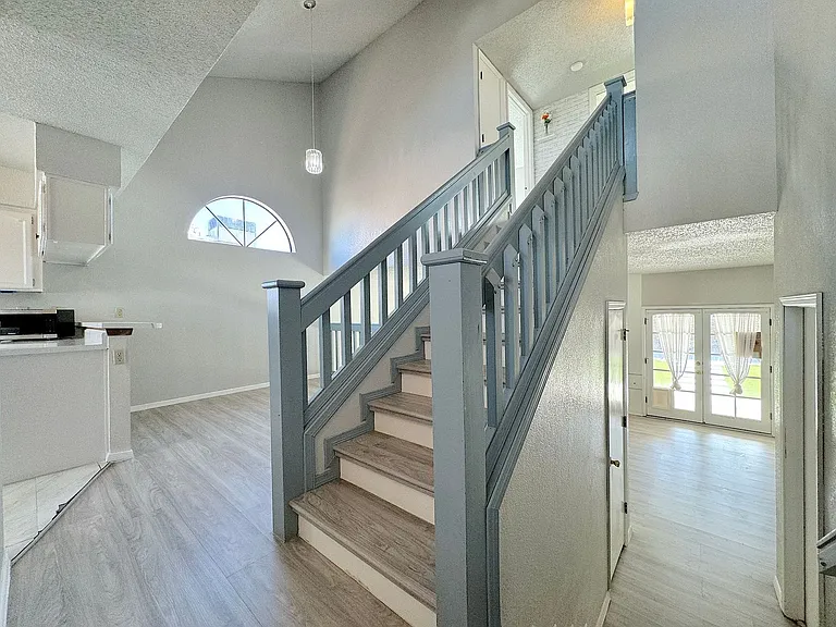 11145 Loma Escondida Dr — Photo 3