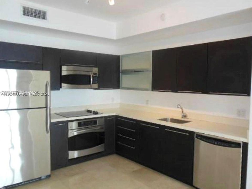 1st image of 90 SW 3rd St APT 1811