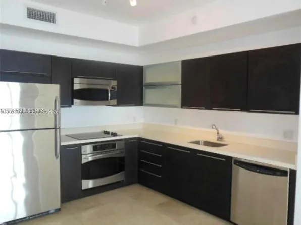 90 SW 3rd St APT 1811, Miami, FL 33130