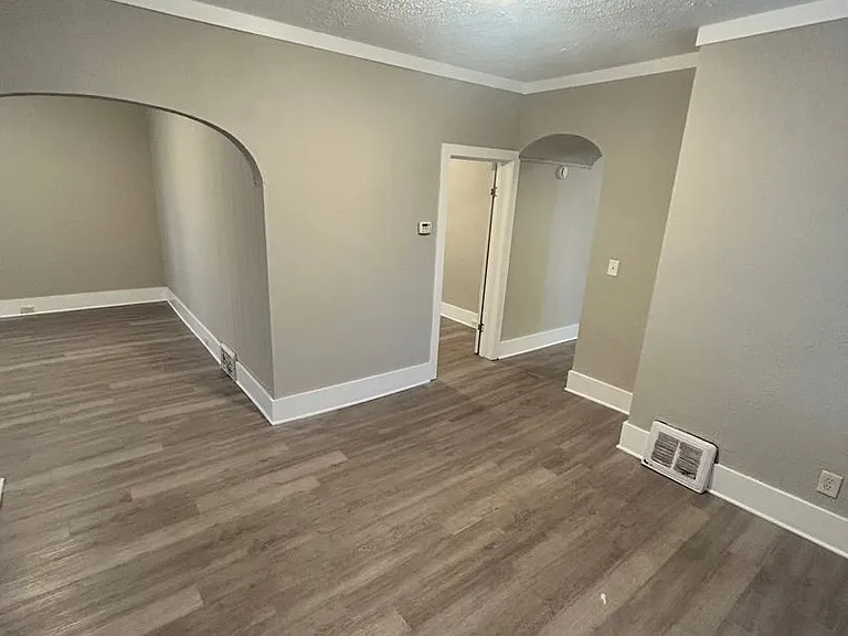 1126 Jennette Avenue NW — Photo 4