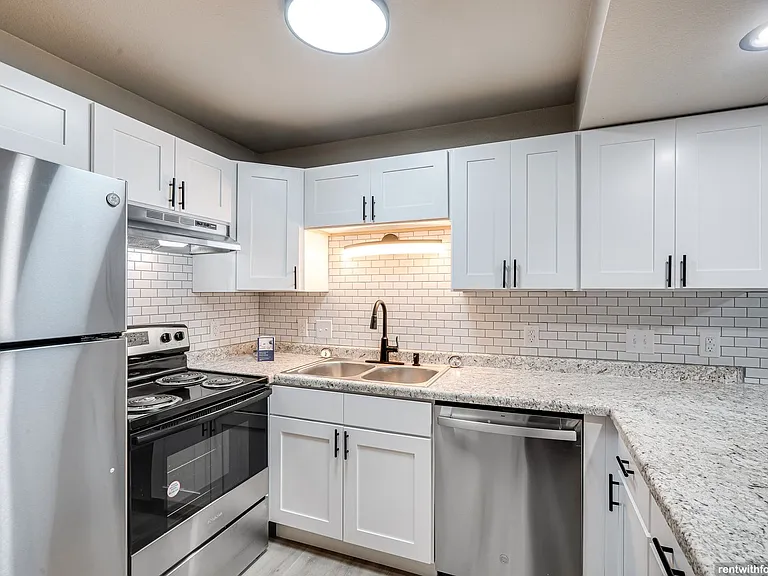 821 Security Dr — Photo 27