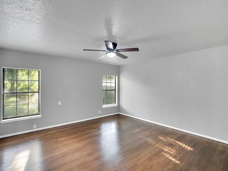 772 Fernwood St — Photo 5