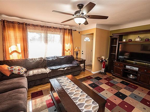 3rd image of 1686 Mayfair Blvd