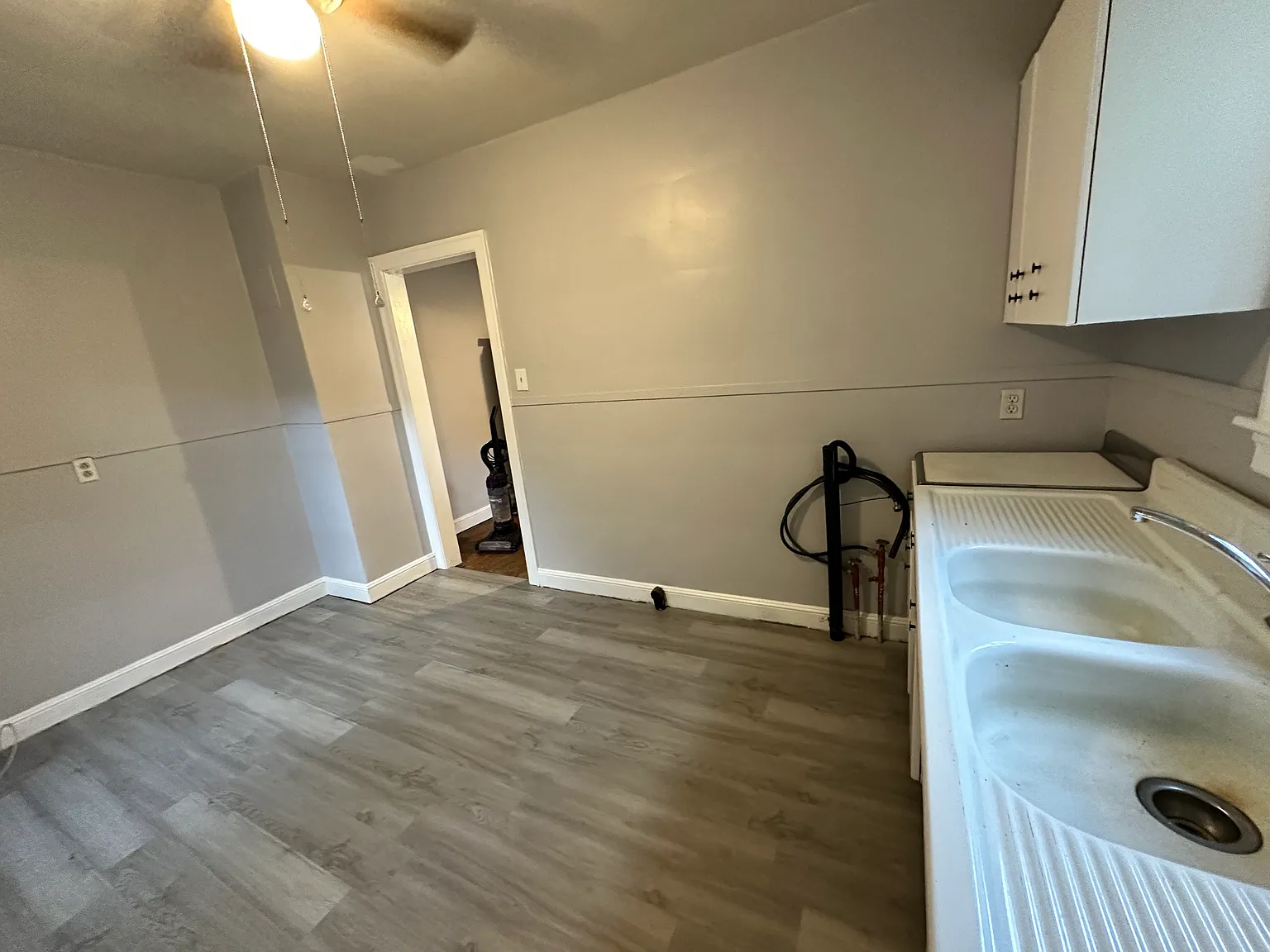 2 bed, 910 sqft, $1,200 — Photo 4