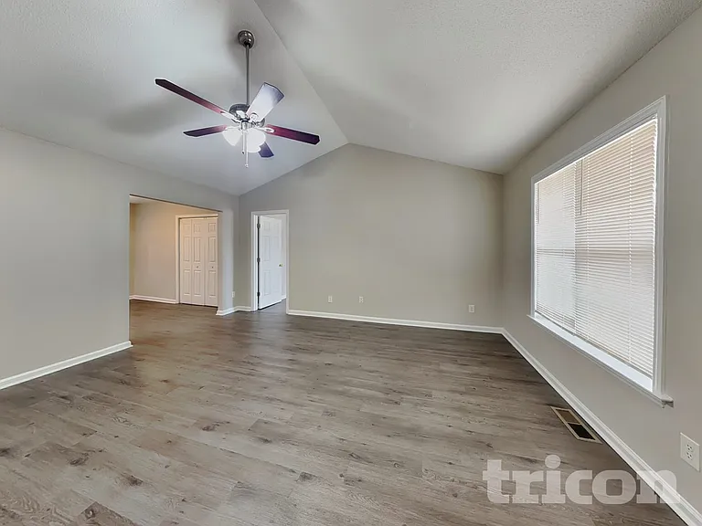105 Pinto Ln — Photo 4