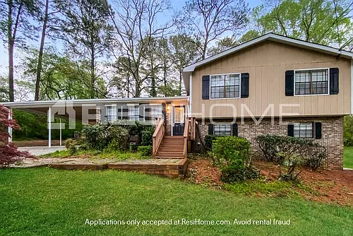 8240 Blackfoot Trl Photo 1