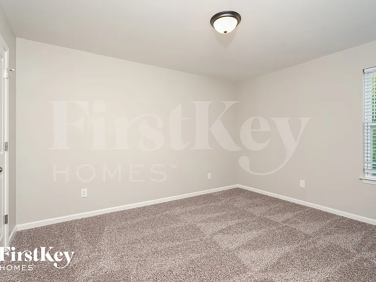 2377 Dukes Hollow Ct — Photo 15