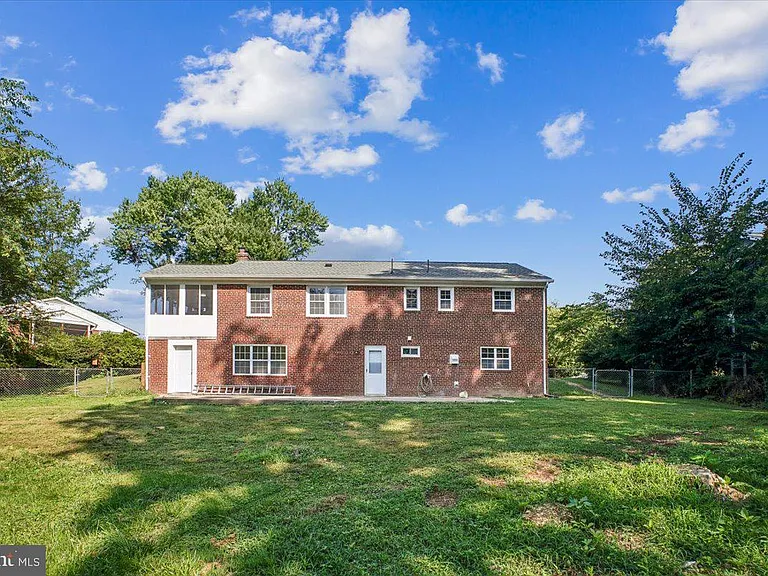 3227 Sherry Ct — Photo 31