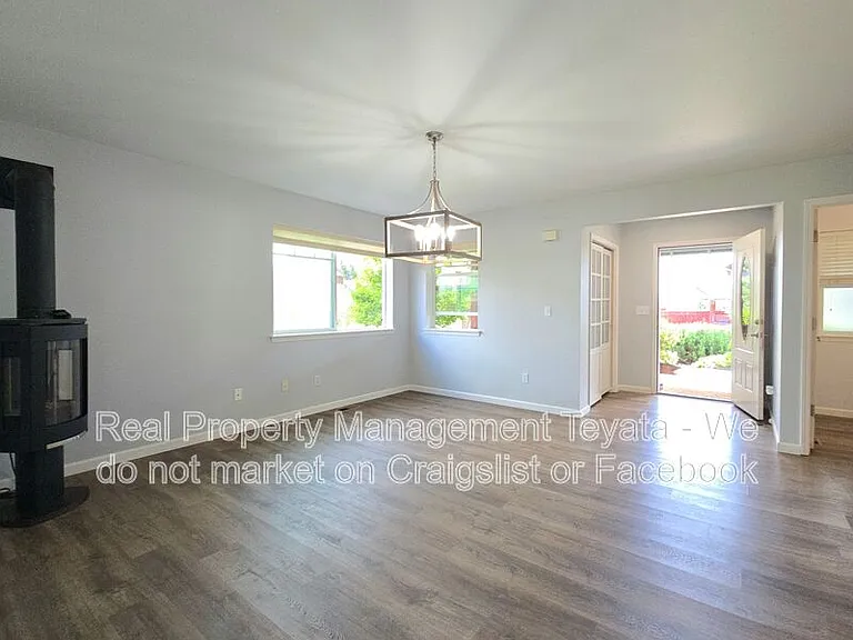 4814 Starfish Ln — Photo 4
