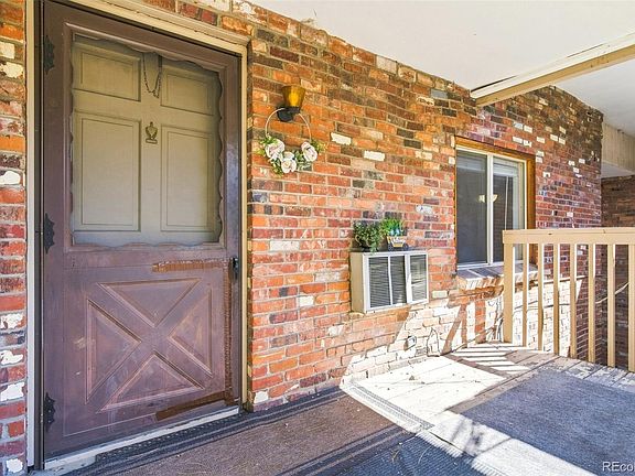 3rd image of 1525 S Holly Street #208