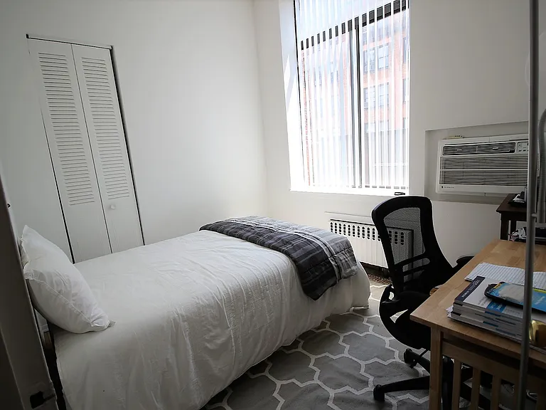 319 E 53rd St #6B — Photo 3