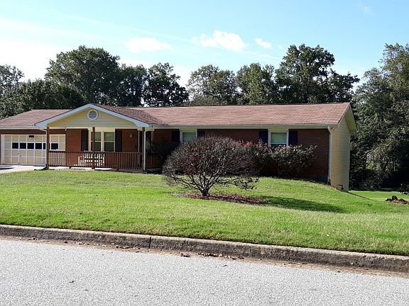 2nd image of 500 Valley Woods Cir SE