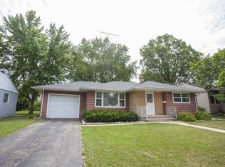 2232 Arizona Ave, Rockford, IL 61108