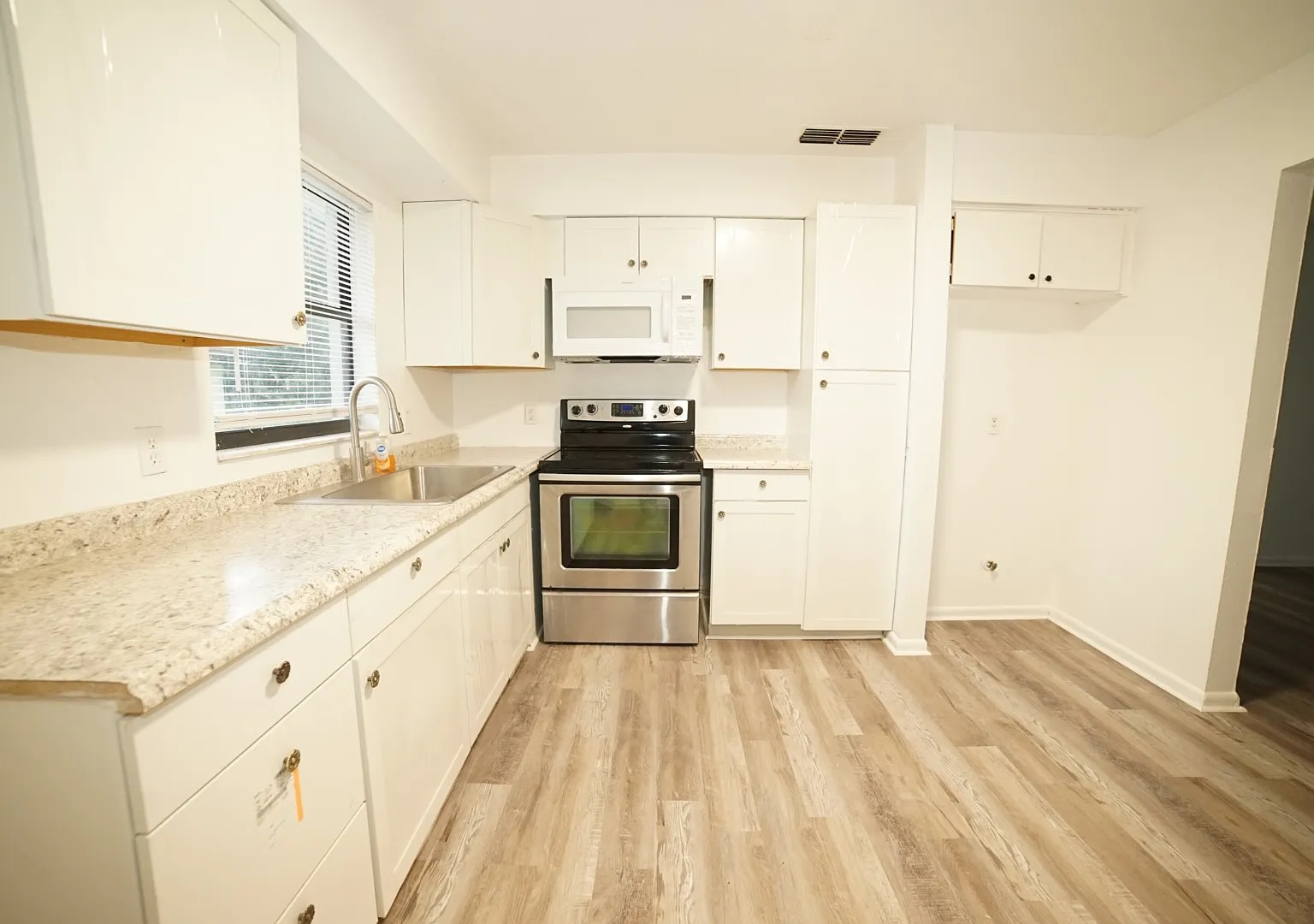 3307 Pershing St — Photo 3