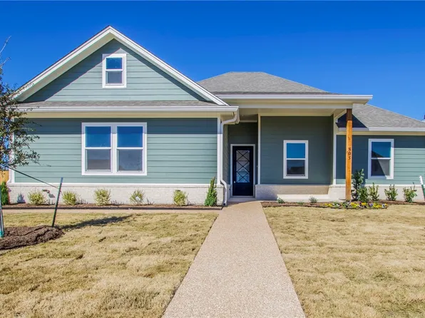 805 Forward Pass Dr, Hewitt, TX 76643