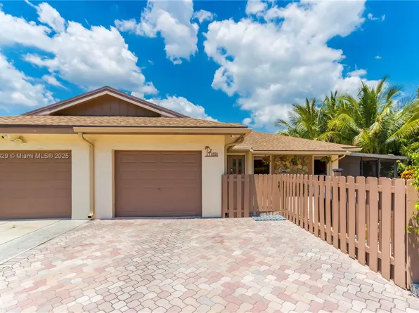 6550 NW 4th Ct, Plantation, FL 33317