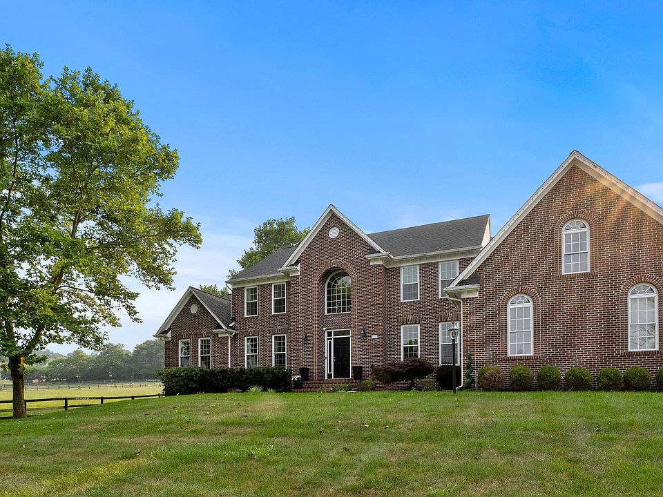 1st image of 11111 Willow Green Way