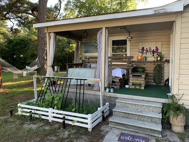 3 bed, 1.5 bath, 1200 sqft, $1,550 — Photo 3