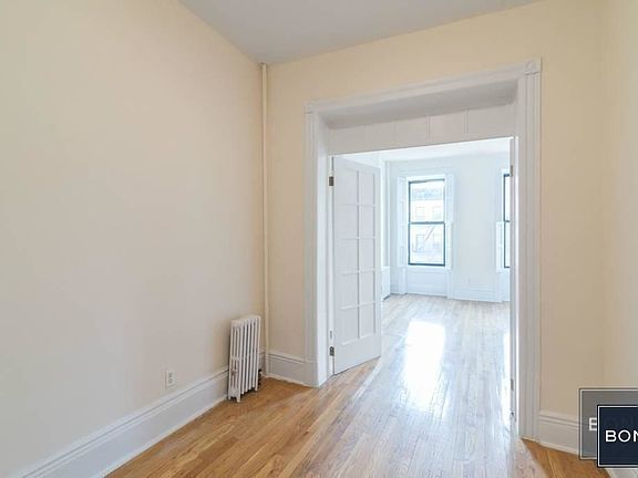 5th image of 1588 1st Ave #2SS