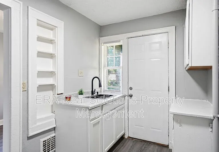 1575 E Cordell Ave — Photo 16