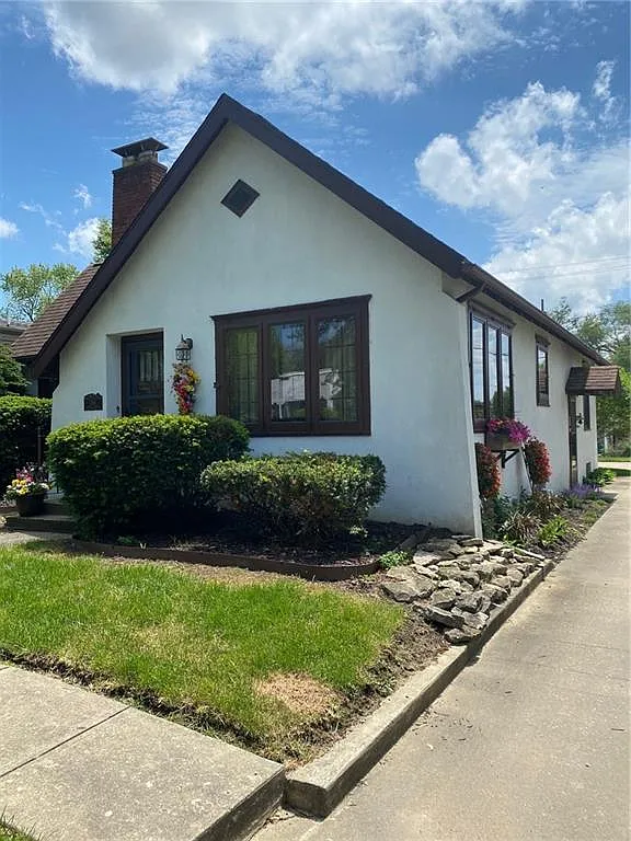 306 Dodge Ave photo 1