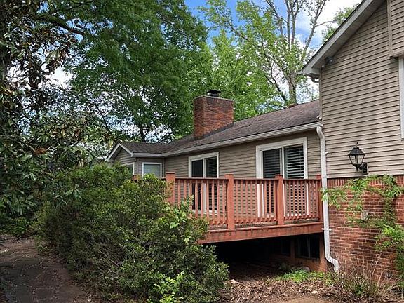 3rd image of 495 Graywood Dr