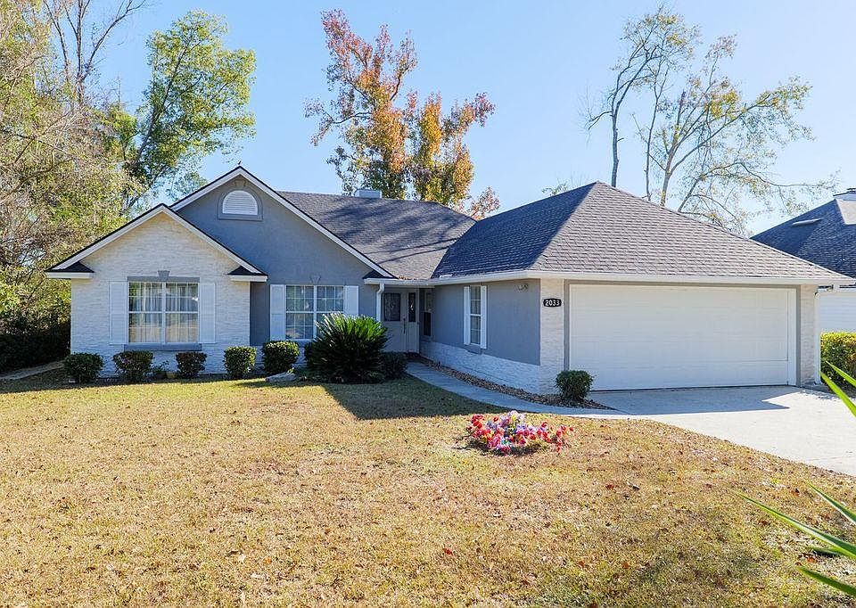 1st image of 2033 Oakdale Dr