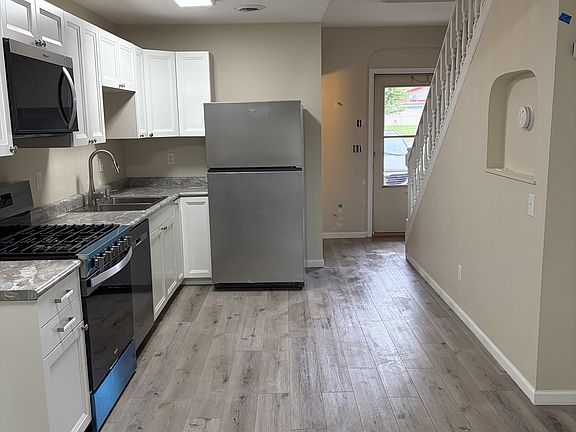 3rd image of 159 Riverview Dr