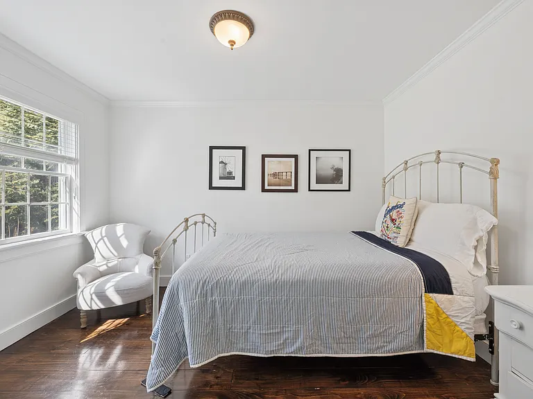 8 Lauras Ln — Photo 10