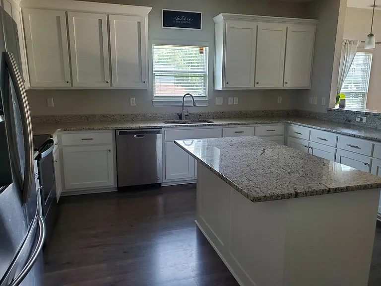 1231 Stewart St — Photo 8
