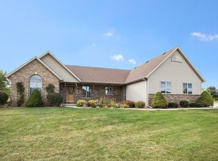 1922 Geri Ln, Manitowoc, WI 54220